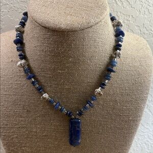 Fashion Jewelry Blue Beaded Pendant Necklace with White Accent Beads